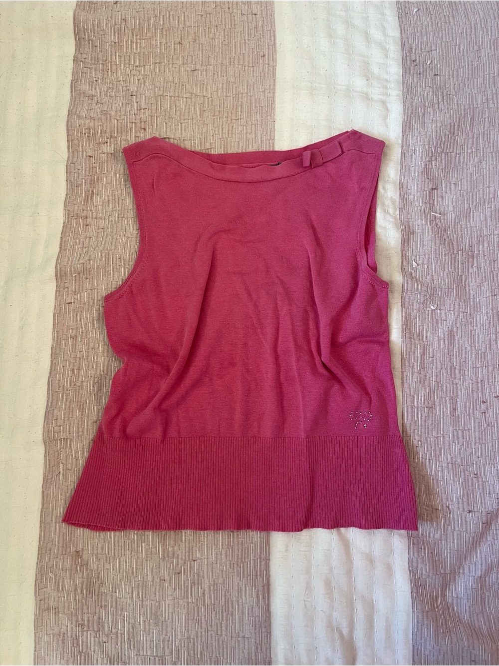 Y2K 2000s hot pink Tank top rhinestone bow accent ribbed bottom Size L